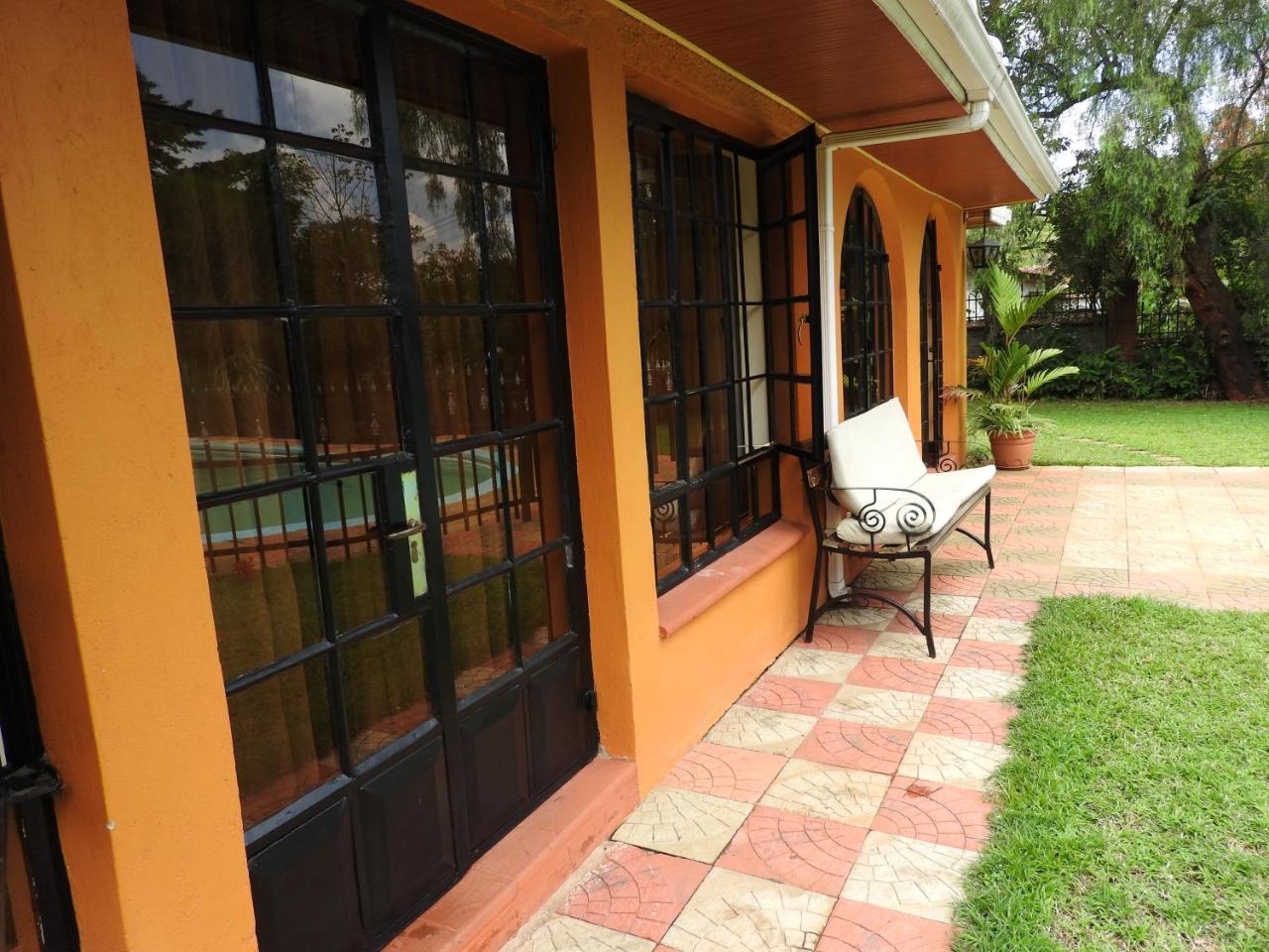 Magnolia Pine Bed & Breakfast Nairobi Eksteriør billede